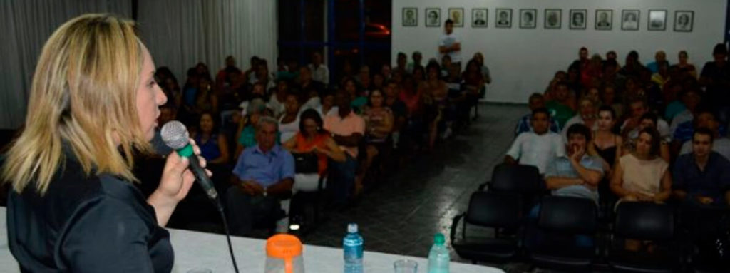 Por iniciativa da deputada estadual Adriana Accorsi, presidente da Comissão de Segurança Pública da Assembleia, foi realizada no dia 6 de abril de 2015, no Auditório Vereador José Venâncio de Camargo em Itapuranga (GO) uma audiência pública