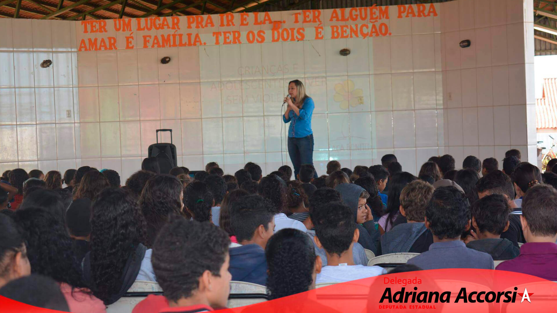 Palestra na Escola Municipal Residencial Orlando De Morais, sobre o combate a violência contra crianças e adolescentes, a convite do professor Sandro Martins.