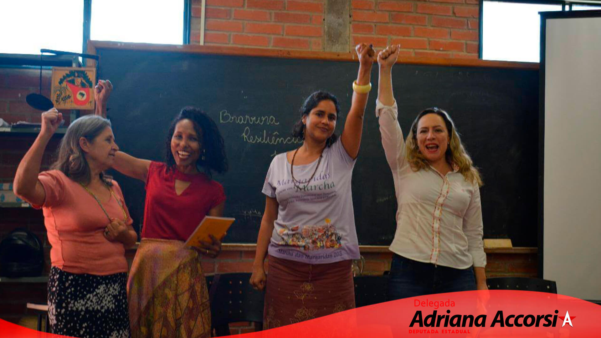 Delegada Adriana Accorsi na UFG de Goiás com alunos do direito
