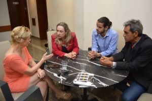Adriana Accorsi recebeu a visita dos companheir@s Márcia Melo e Ricardo Melo do Instituto Ifá